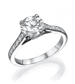טבעת אירוסין יהלום אלגנטית הכוללת אבן מרכזית עגולה בחיתוך מבריק משובצת על רצועת כסף עם יהלומים משובצים בפאב.