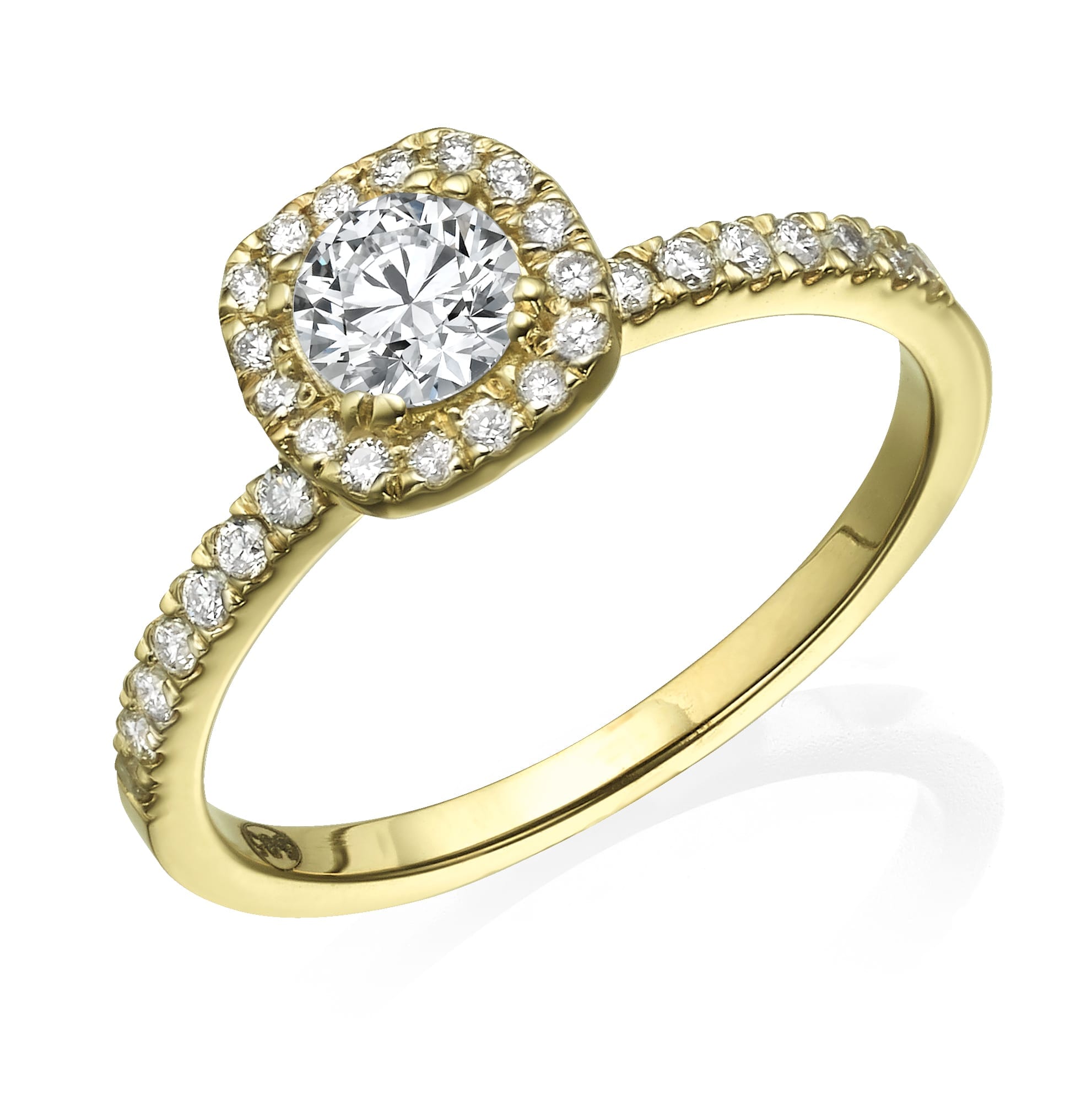 טבעת זהב עם יהלום מרכזי בחיתוך עגול בשיבוץ הילה, מלווה ביהלומים קטנים יותר משובצים לאורך הרצועה.