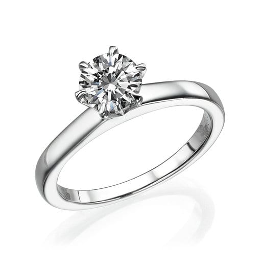 טבעת אירוסין דגם Janice מוצגת בהדגשה נגד רקע לבן.