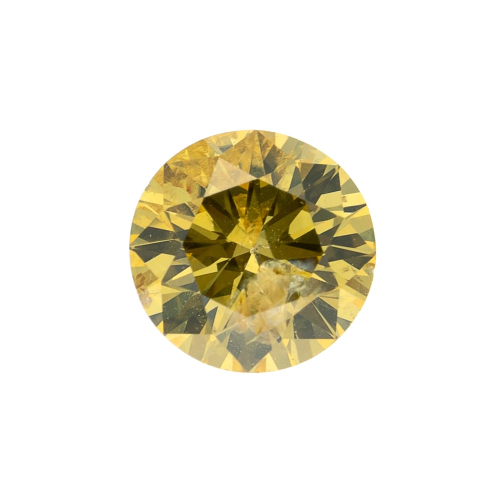 צילום מקרוב של יהלום צהוב טבעי 0.28 קראט GIA עגול עם משטחי פנים מחזירי אור.